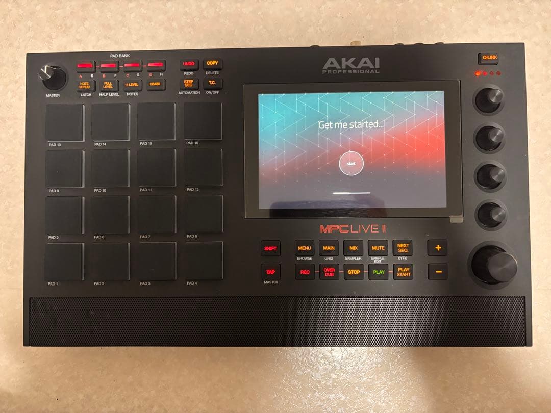 【極美品】AKAI MPC Live II 本体【使用回数10回未満】