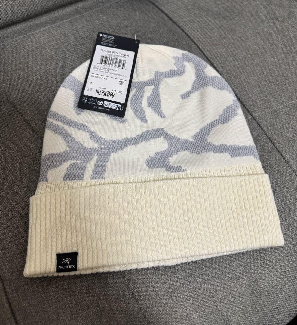 タグ付きArc'teryx ニット帽