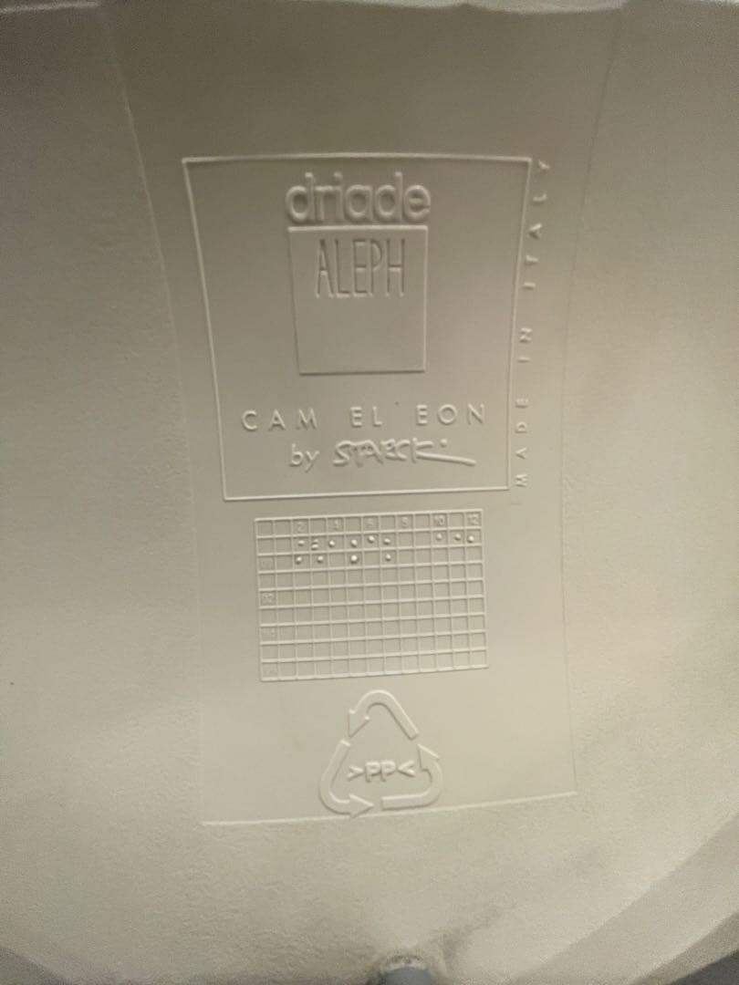 ドリアデ・アレフ カメレオン デザイン:フィリップ・スタルク 2脚セット