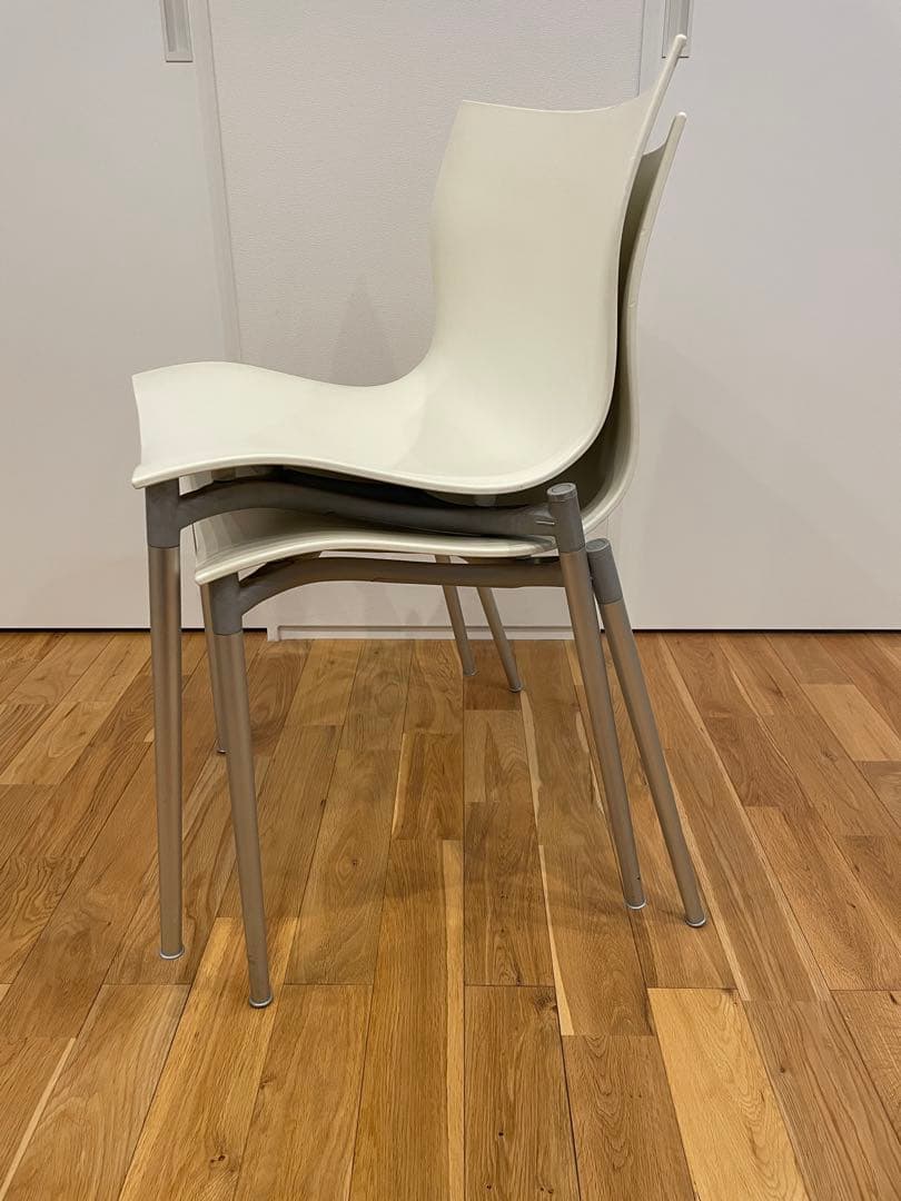 ドリアデ・アレフ カメレオン デザイン:フィリップ・スタルク 2脚セット