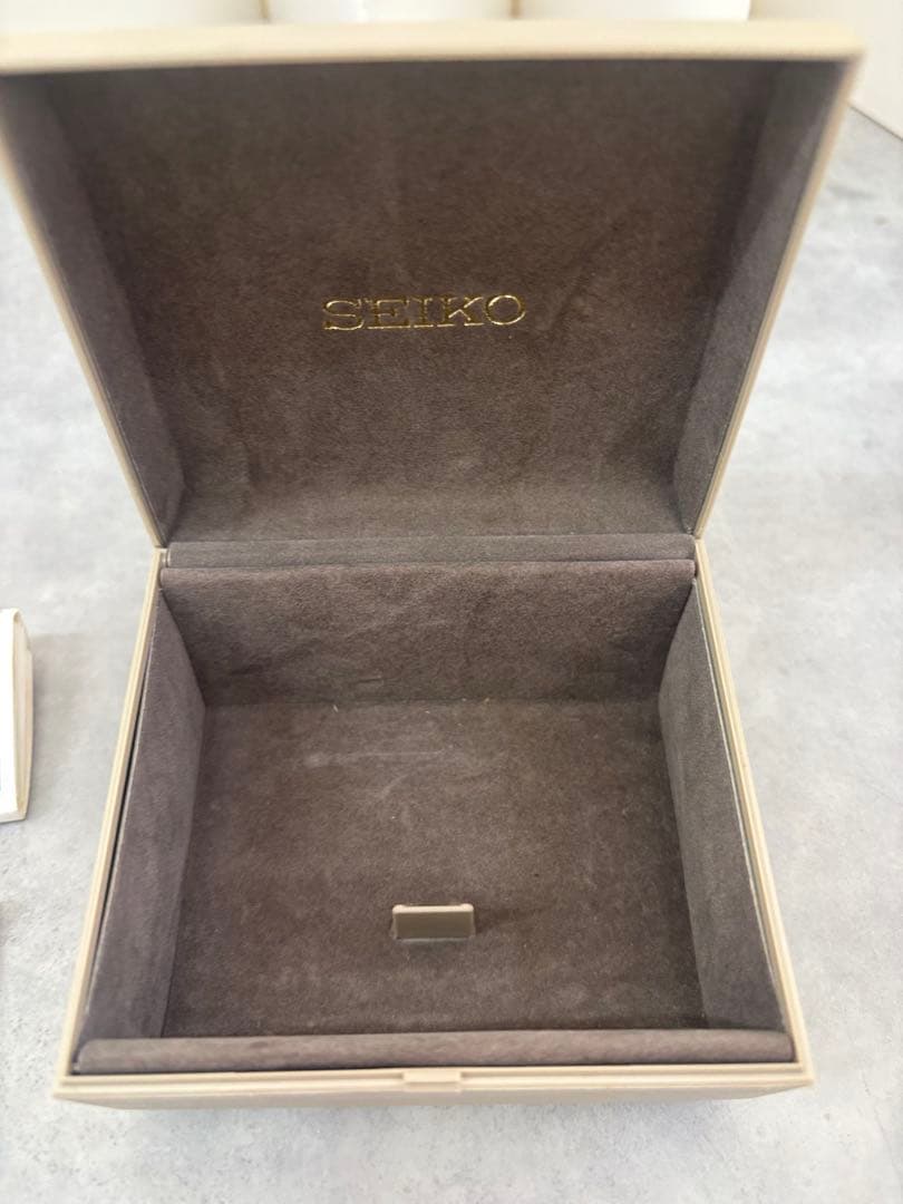 SEIKO セイコー レディース腕時計 1E20-0770 ゴールド ルビー装飾