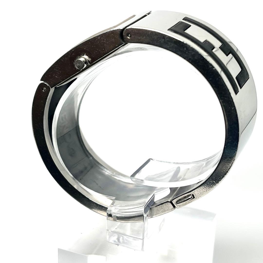 【新品電池/稼働品】フェンディ 3250L バングルウォッチ ズッカ F柄 SS