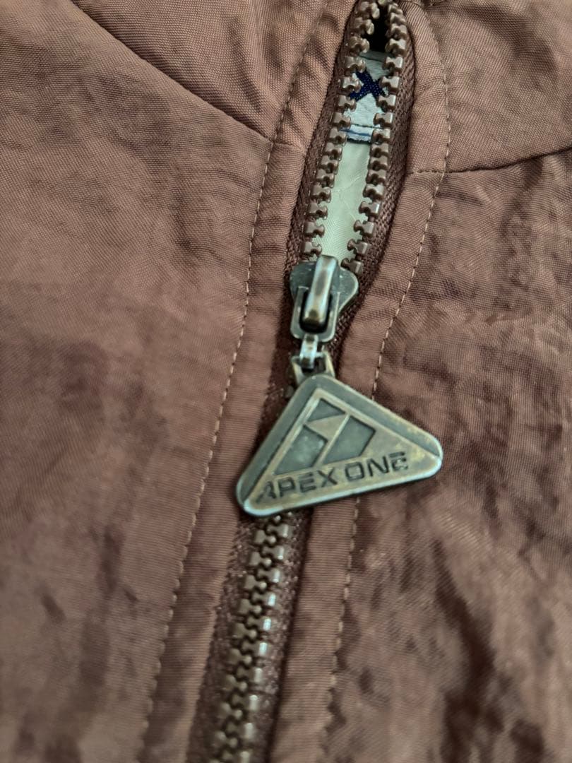 BROWNS ナイロンジャケット　アメフトNFL 中綿ジャケット