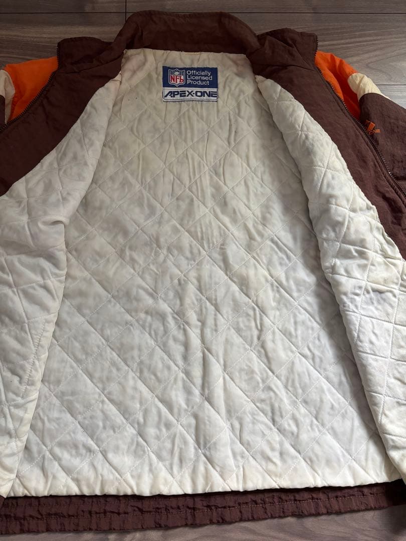 BROWNS ナイロンジャケット　アメフトNFL 中綿ジャケット