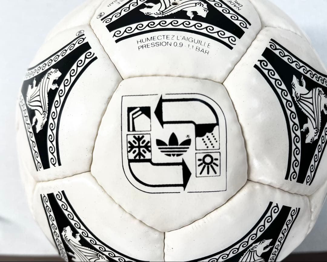 adidas Wカップ公式ボール　イタリア大会　1990年　アディダス