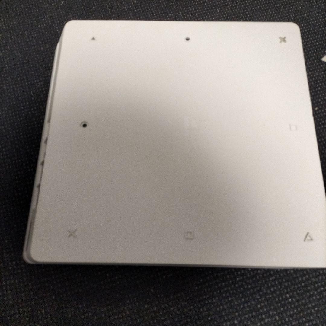 SONY PlayStation4ホワイト　DUALSHOCK4二種