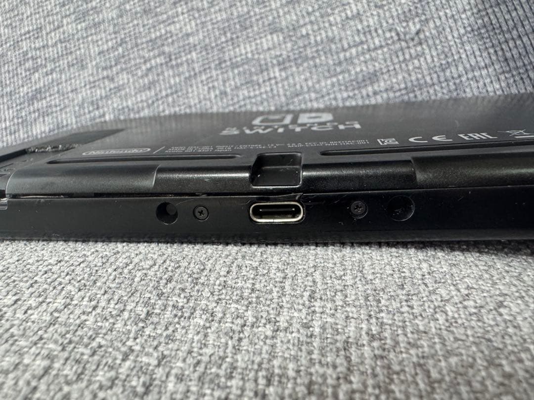 Nintendo Switch本体液晶割れ　Joy-Con×2個 ACアダプター