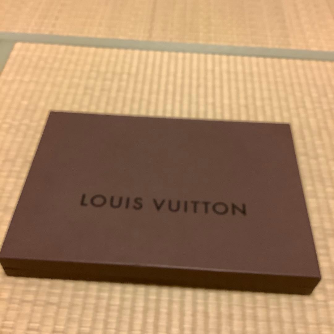 LOUIS VUITTON ベージュ マフラー PARISロゴ