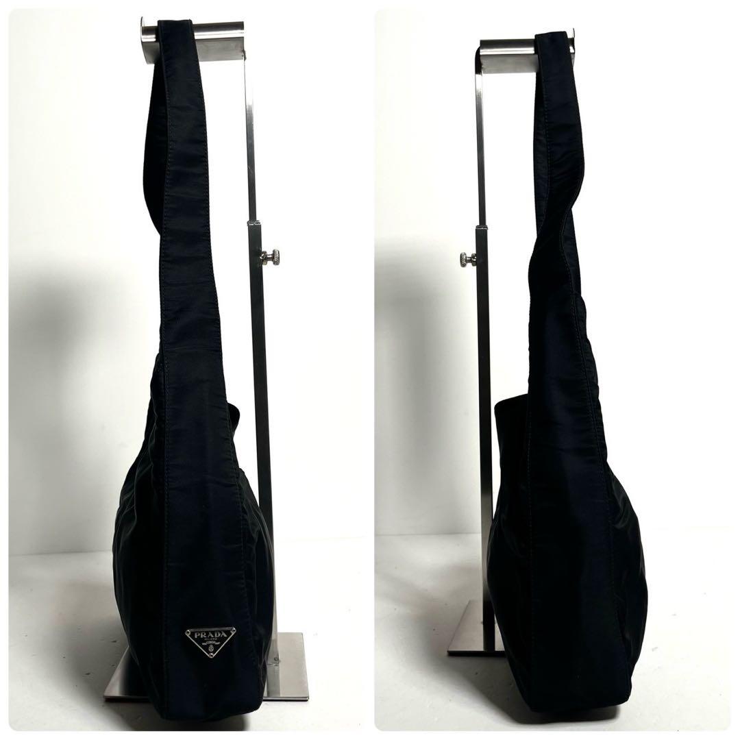 【極美品✨】プラダ　ワンショルダーバッグ　肩掛け　テスートナイロン　三角プレート