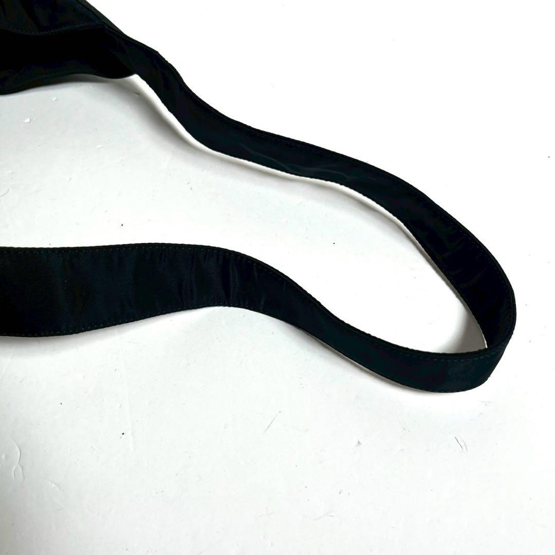 【極美品✨】プラダ　ワンショルダーバッグ　肩掛け　テスートナイロン　三角プレート