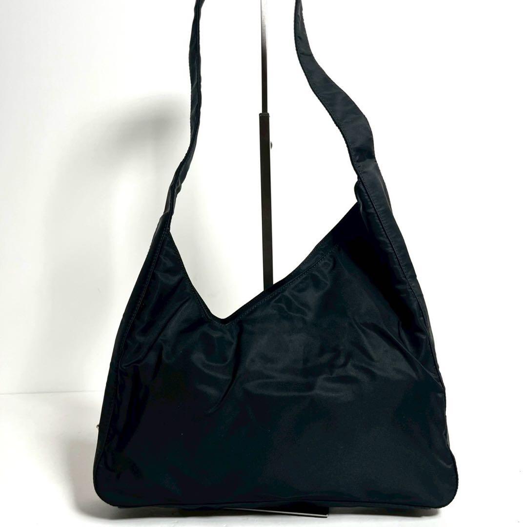 【極美品✨】プラダ　ワンショルダーバッグ　肩掛け　テスートナイロン　三角プレート