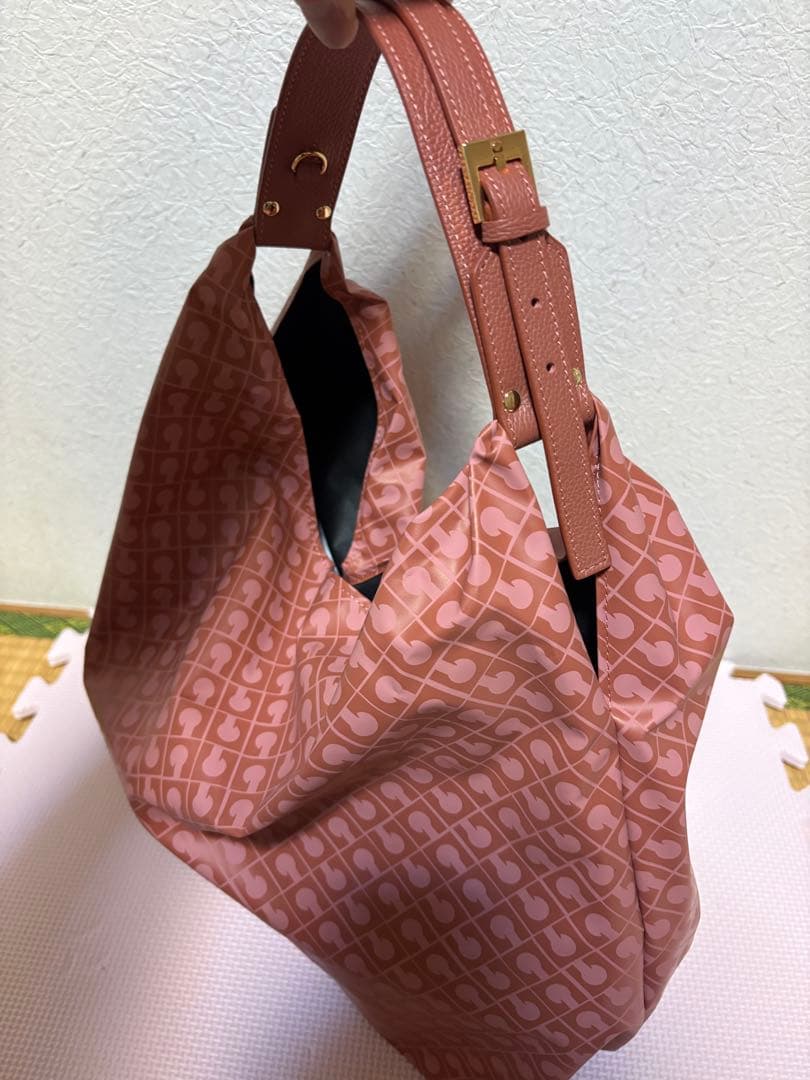 kueさま ゲラルディーニ☆ソフティ☆ポーチ付きワンショルダー