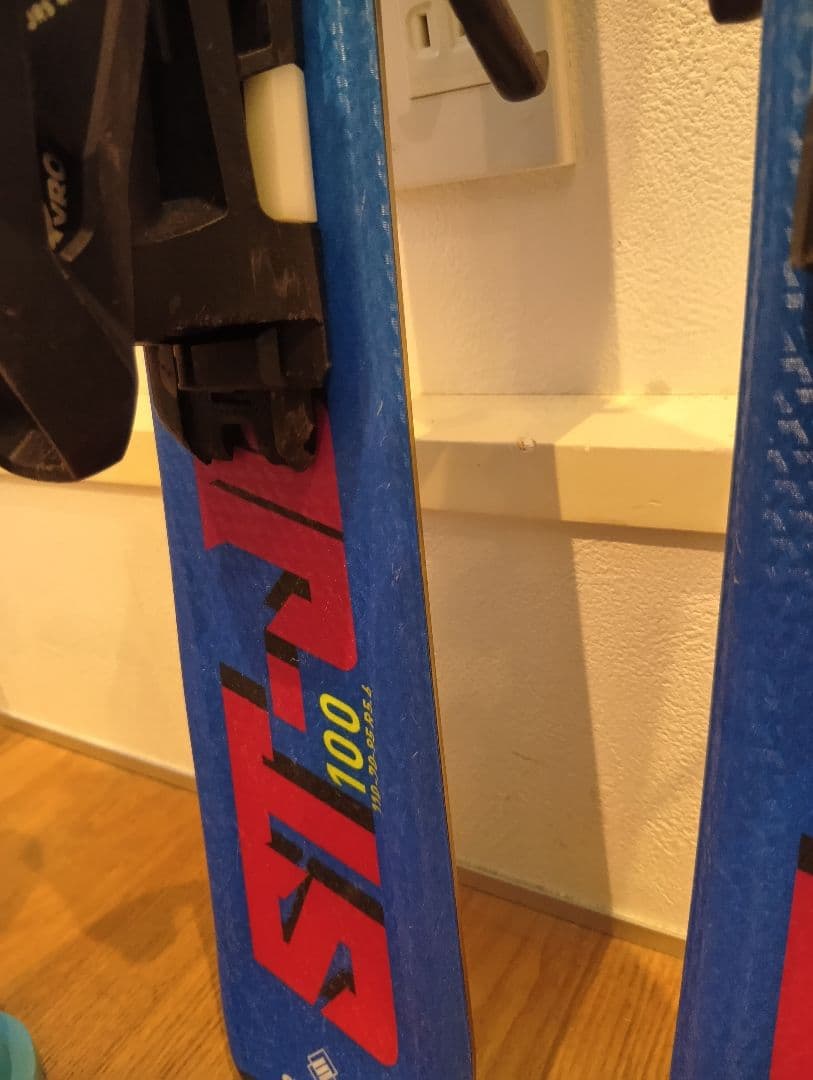 【ばーちー】STREULE スキー板とブーツとストックのセット