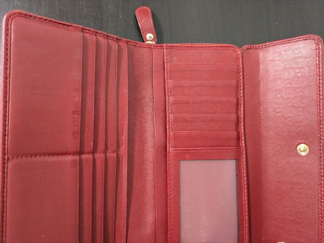 正規品　グッチ　長財布　赤　レディース　ブランド　　本物　GG柄　ロゴ　型押し