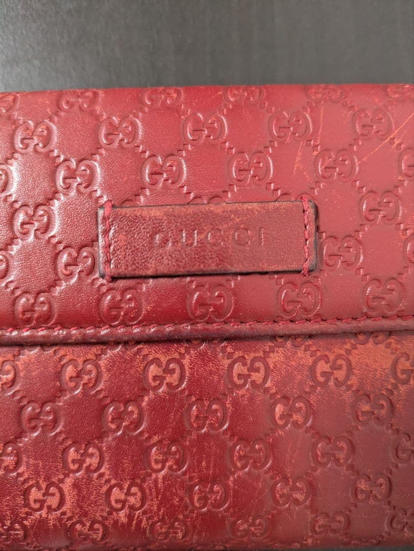 正規品　グッチ　長財布　赤　レディース　ブランド　　本物　GG柄　ロゴ　型押し