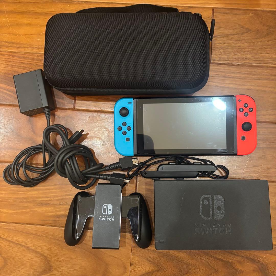Nintendo Switch 本体 赤/青 Joy-Con 付属品付き　箱無し