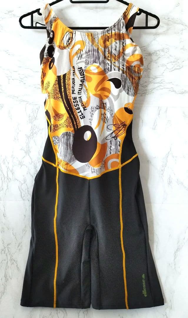 ミ*ト様 【新品未使用】ellesse エレッセ　スポーツ用水着 スイムウェア