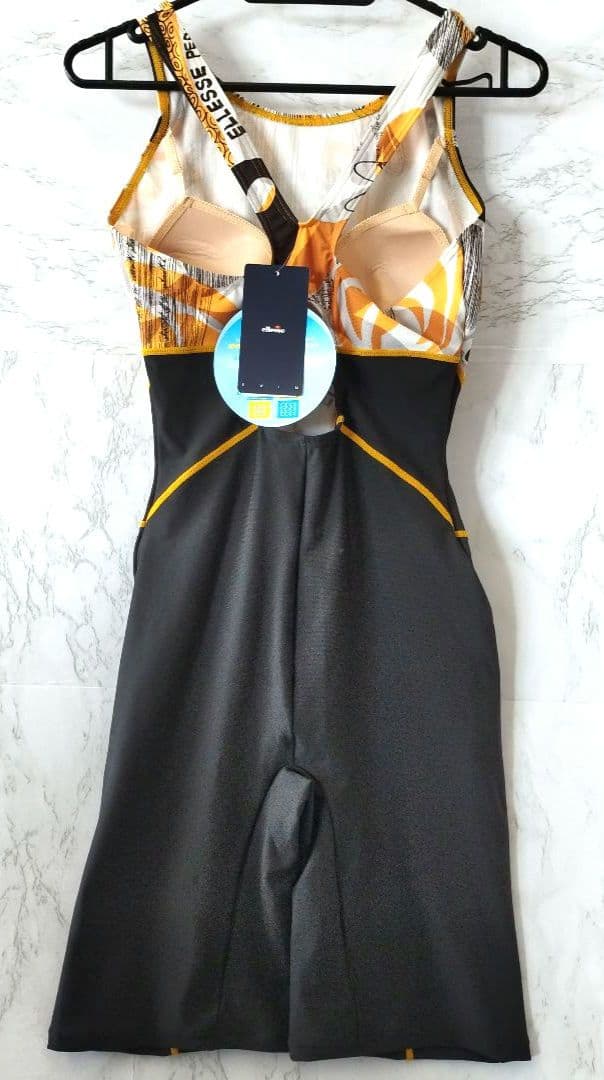 ミ*ト様 【新品未使用】ellesse エレッセ　スポーツ用水着 スイムウェア