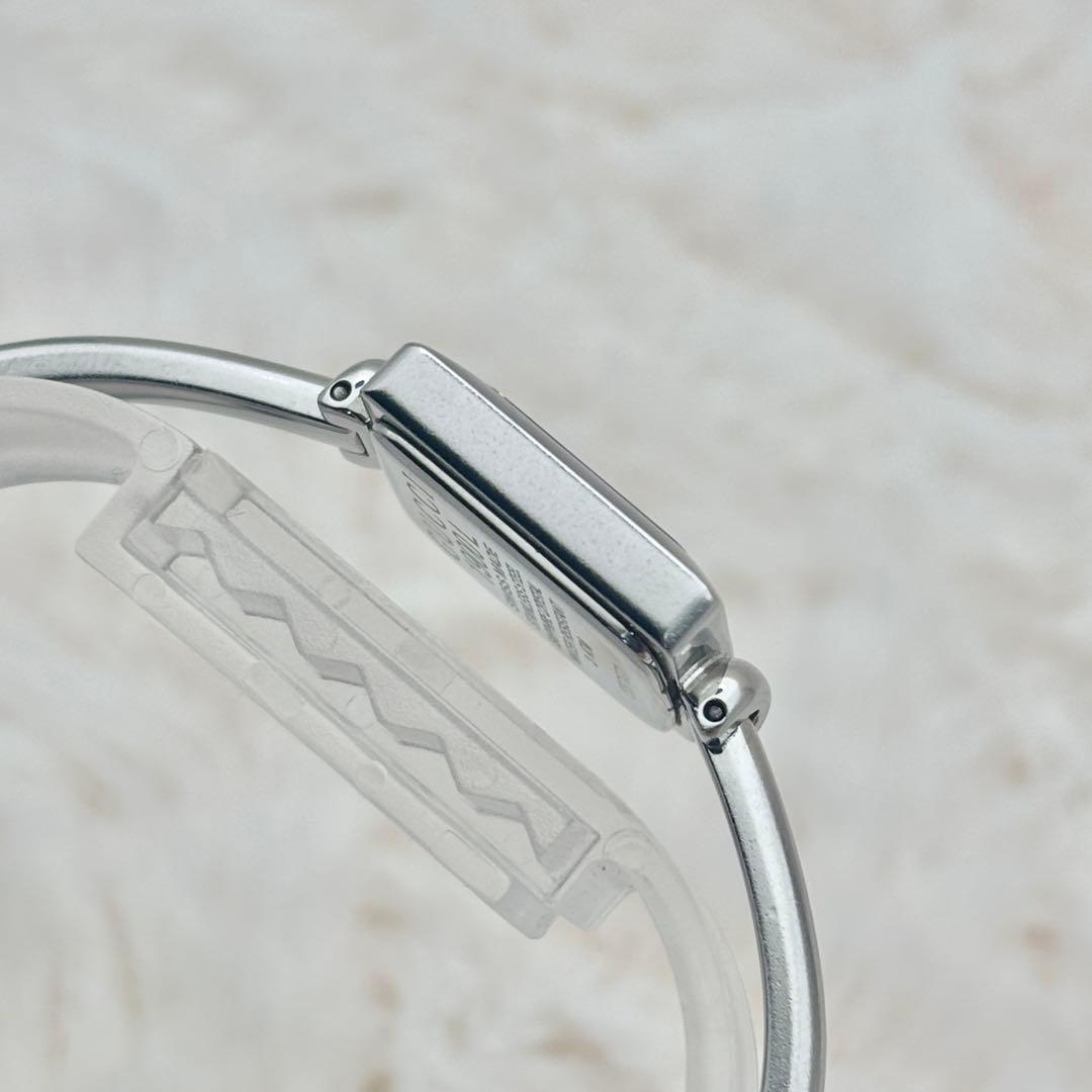 新品電池 GUCCI 1900L シルバー 稼働品 バングルウォッチ