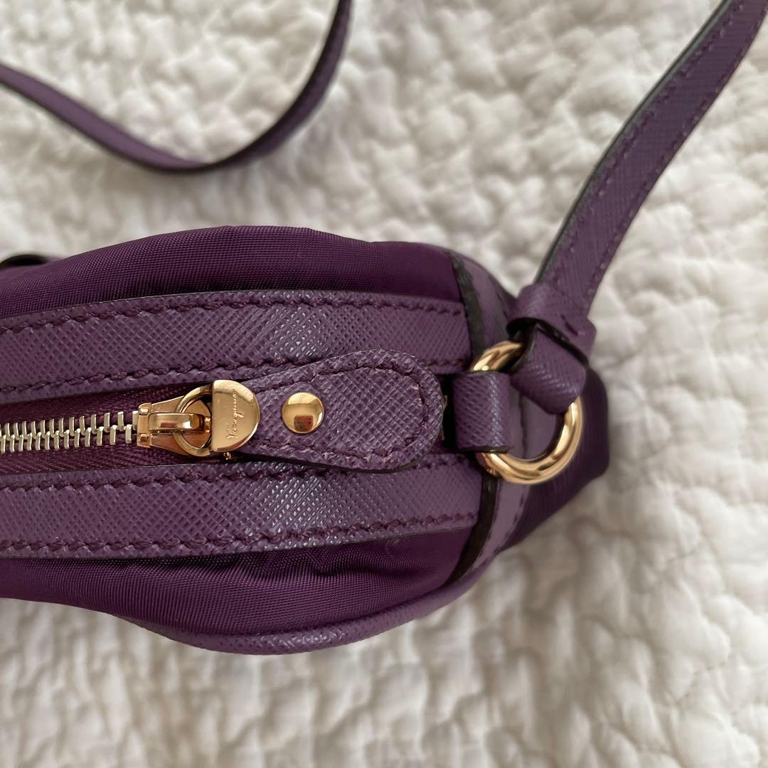 Salvatore Ferragamo ショルダーバッグ　フェラガモ