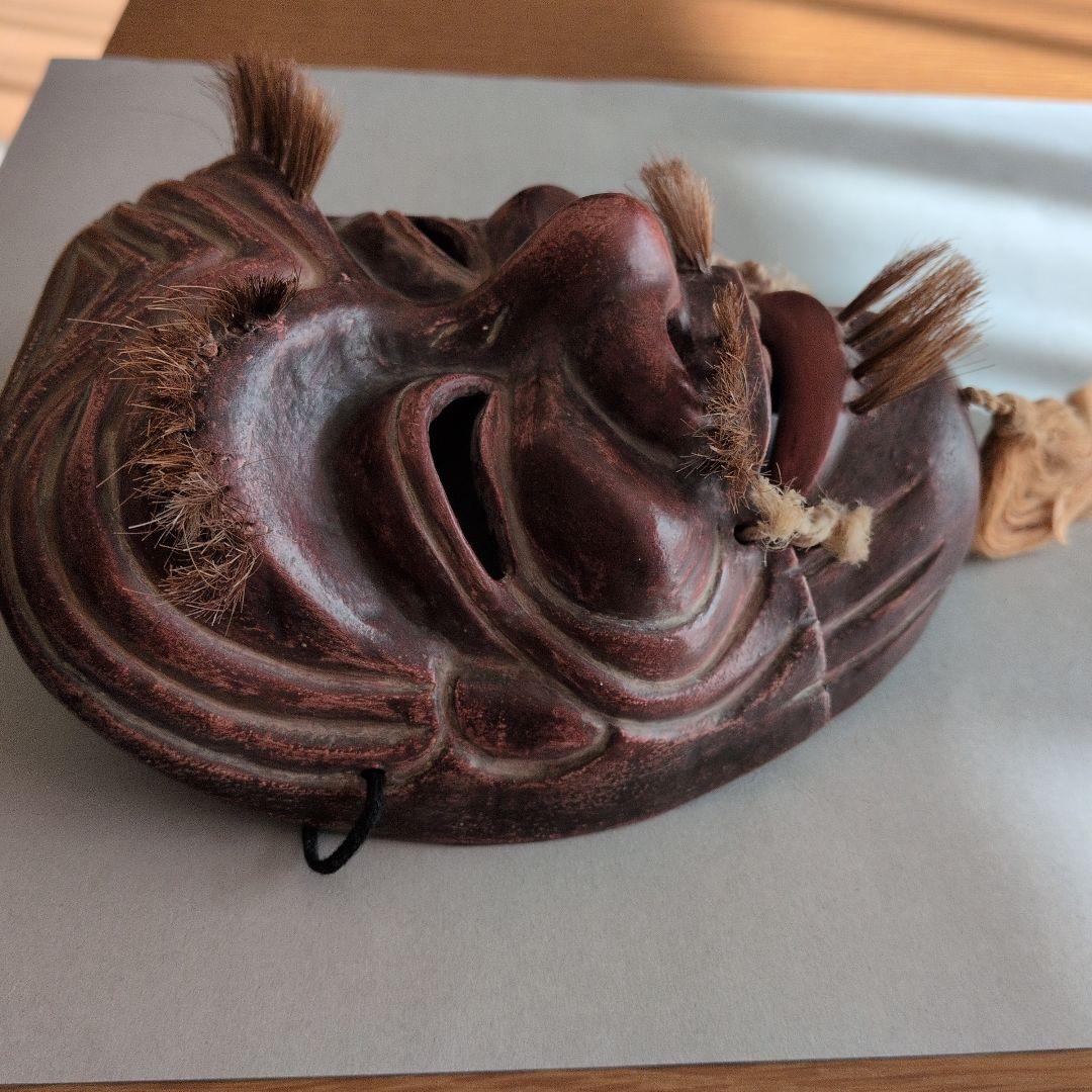 木製能面 （黒色尉）髭付き 表情豊か