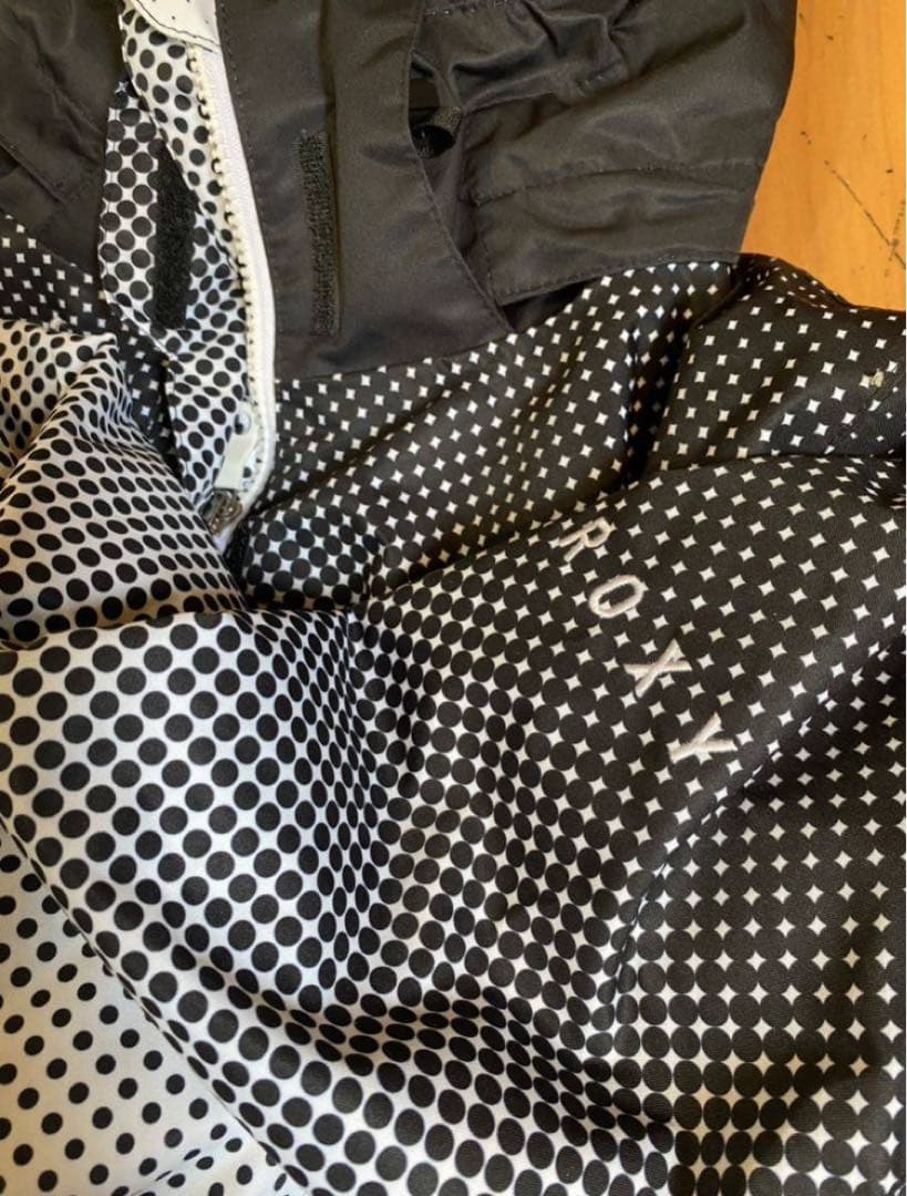 美品！　ロキシー　スノーウェア　レディース　Mサイズ ブラック　ジャケット