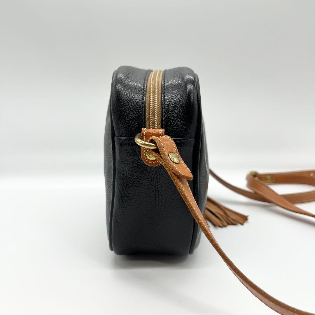 美品✨イルビゾンテ　ショルダーバッグ　カメラバッグ　レザー　ブラック　タッセル