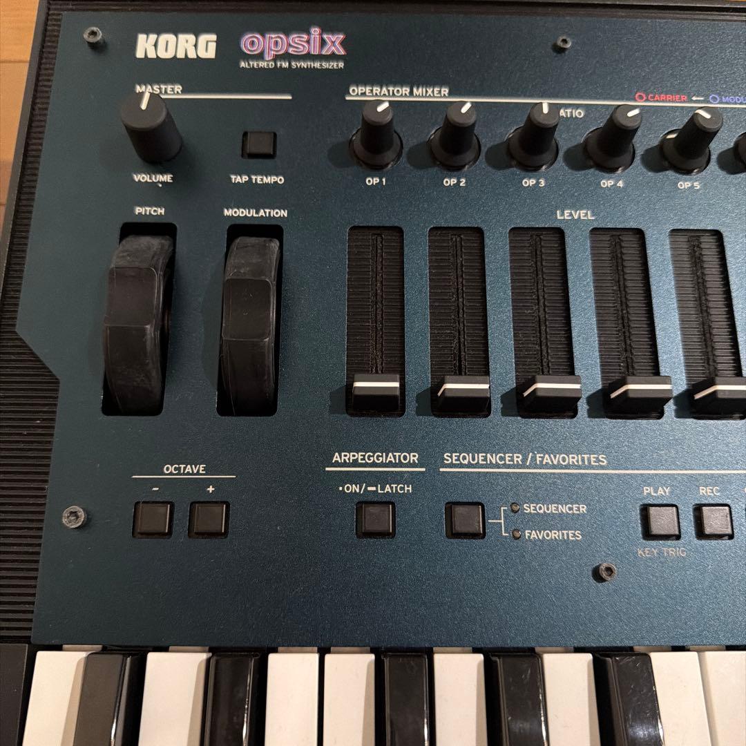 KORG opsix FMシンセサイザー