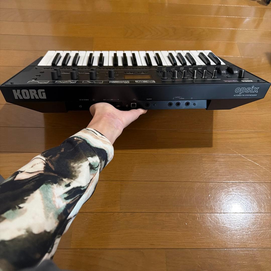 KORG opsix FMシンセサイザー