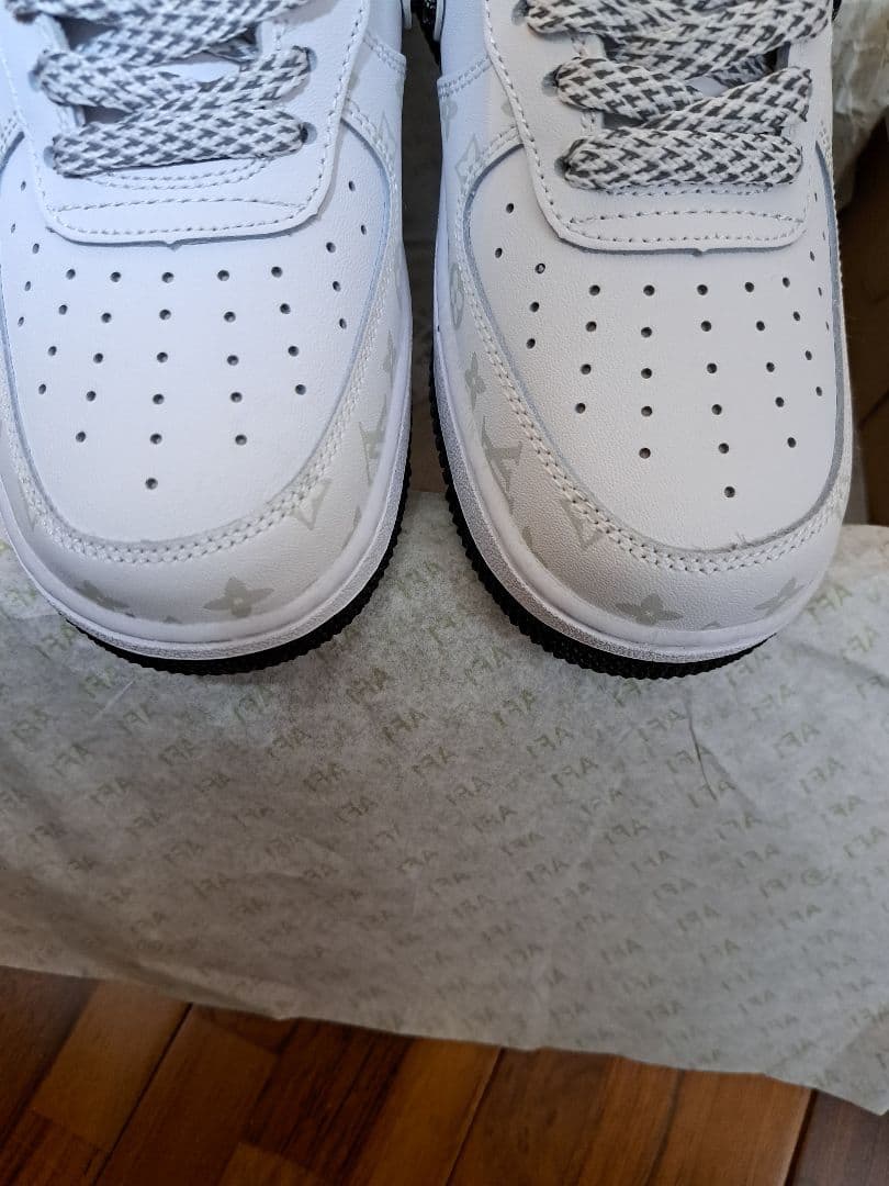 マ*ん様 NIKEスニーカー24.5cm新品