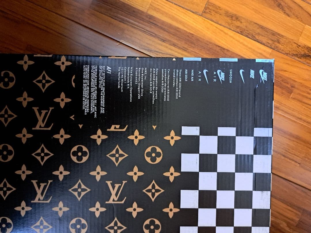 マ*ん様 NIKEスニーカー24.5cm新品