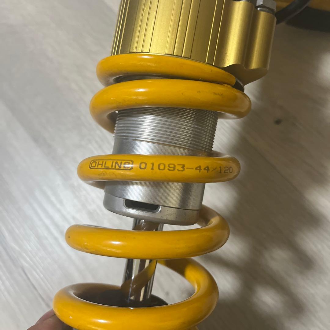 OHLINS トライアンフ　デイトナ/ストリートトリプル