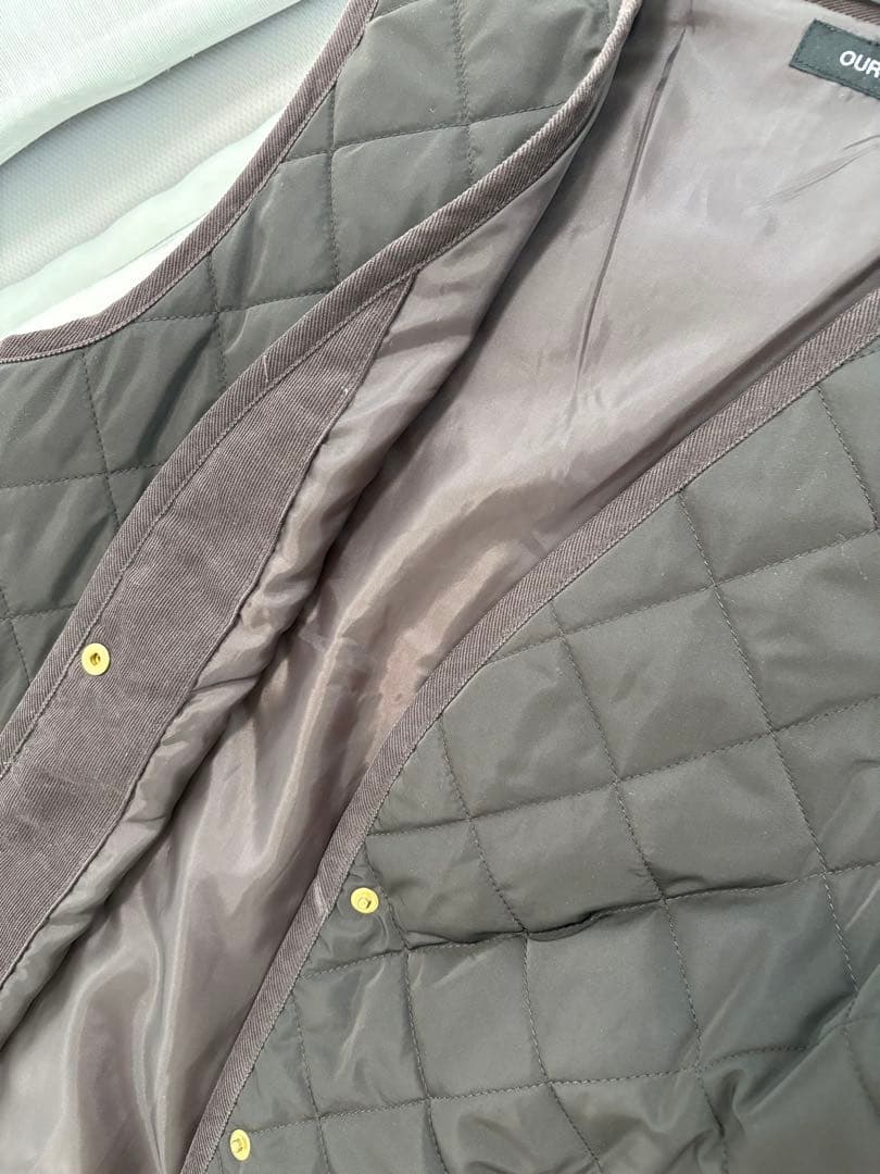 OUR ダークブラウン キルティングノースリーブジャケット