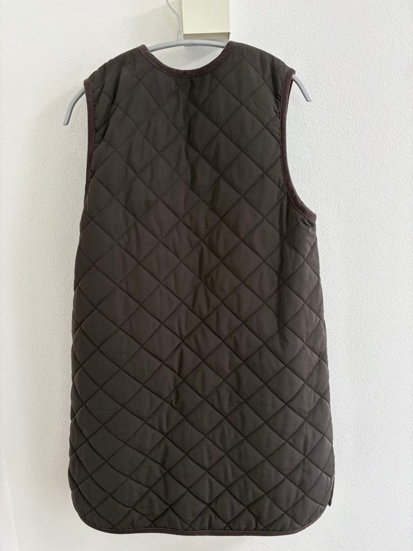 OUR ダークブラウン キルティングノースリーブジャケット