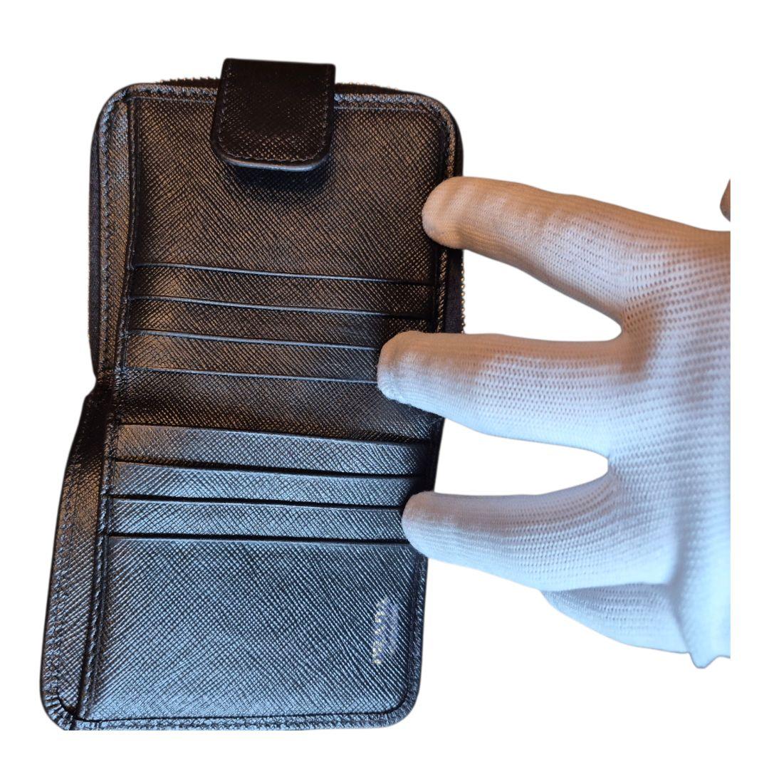 ＰＲＡＤＡ　プラダ　サフィアーノ　ケース　ラウンドファスナー　ブラック y