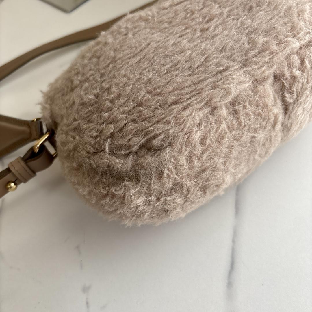 【美品】マックスマーラ テディベア ショルダーバッグ カメラバッグ ベージュ