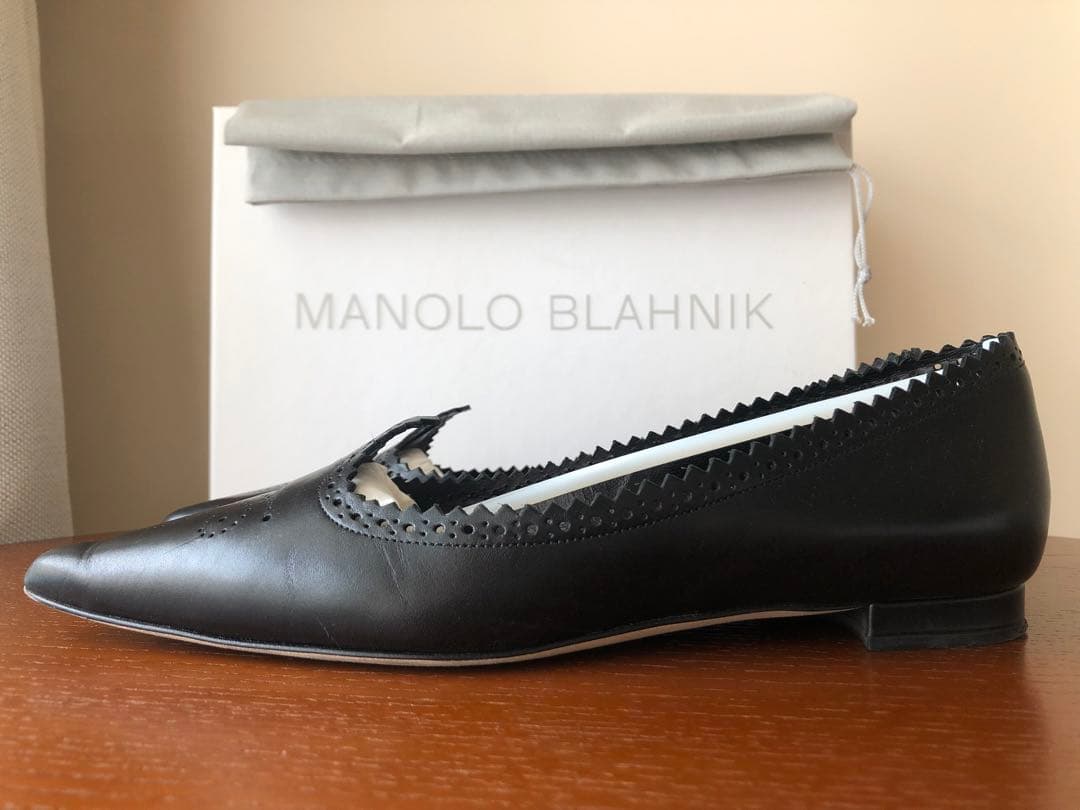 【新品同様品】マノロブラニク カーフ革 ポインテッド 黒 35
