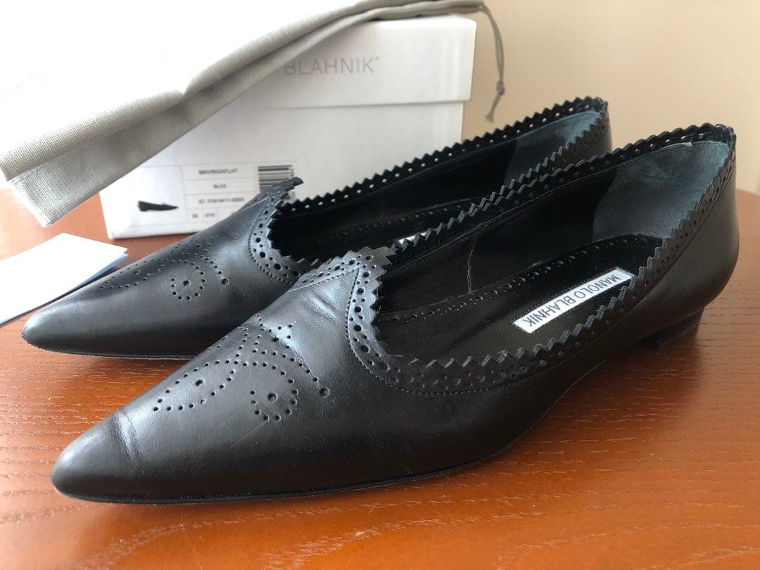 【新品同様品】マノロブラニク カーフ革 ポインテッド 黒 35
