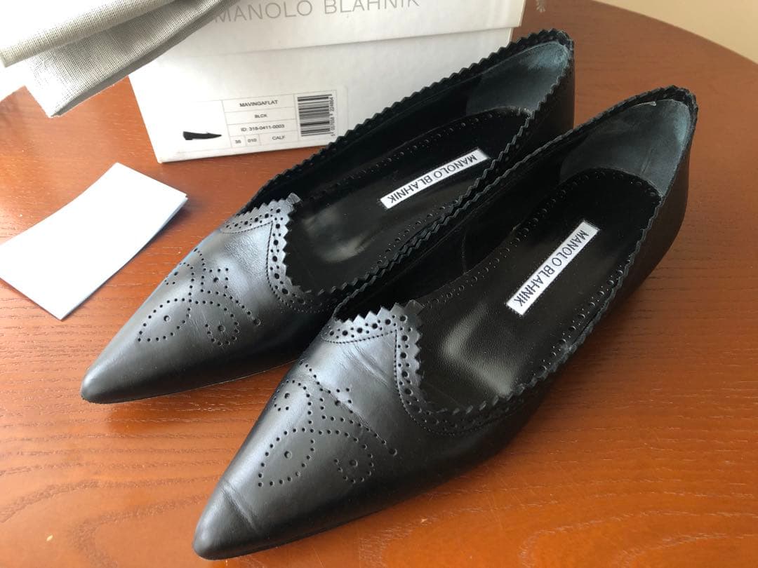 【新品同様品】マノロブラニク カーフ革 ポインテッド 黒 35