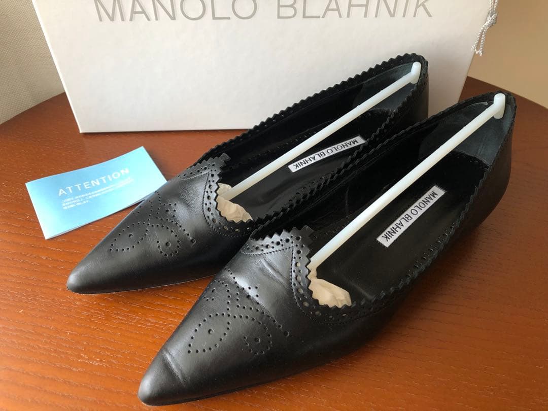 【新品同様品】マノロブラニク カーフ革 ポインテッド 黒 35