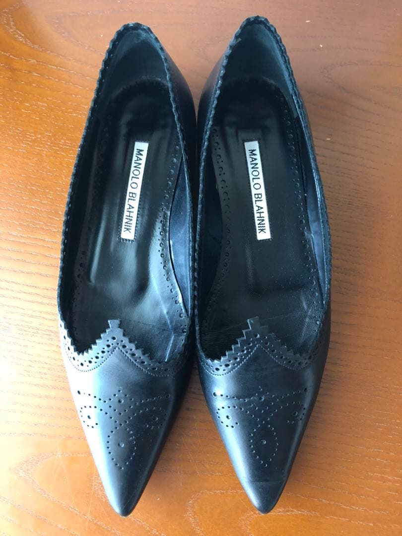 【新品同様品】マノロブラニク カーフ革 ポインテッド 黒 35