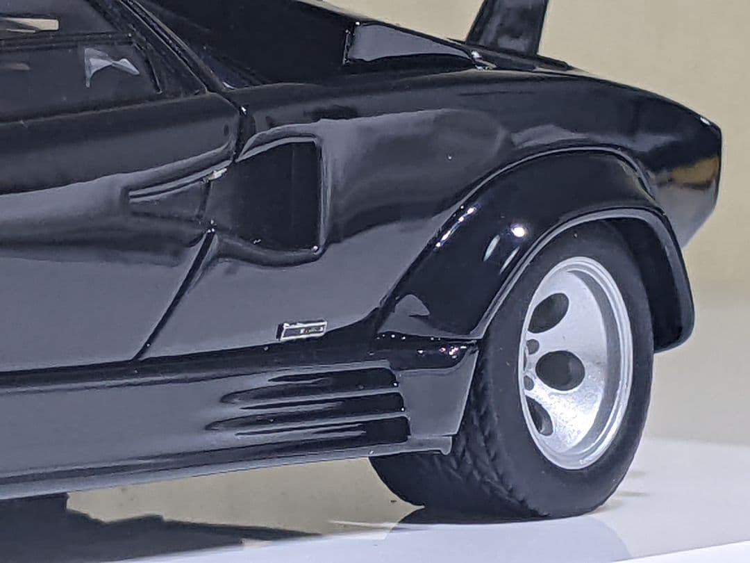 アイドロン 1/43 ランボルギーニ カウンタックLP5000QV 1988