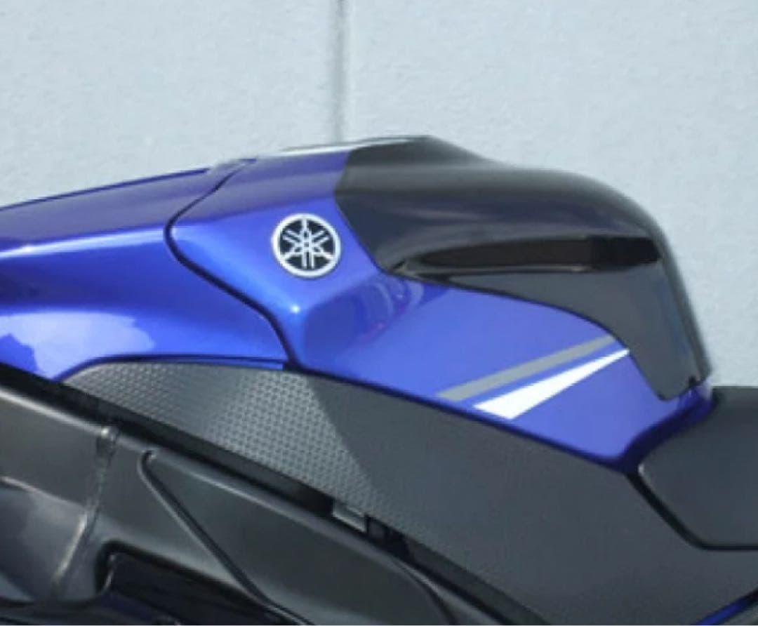 クレバーウルフ 09～14 YZF-R1 タンクパッド タンクカバー カーボン