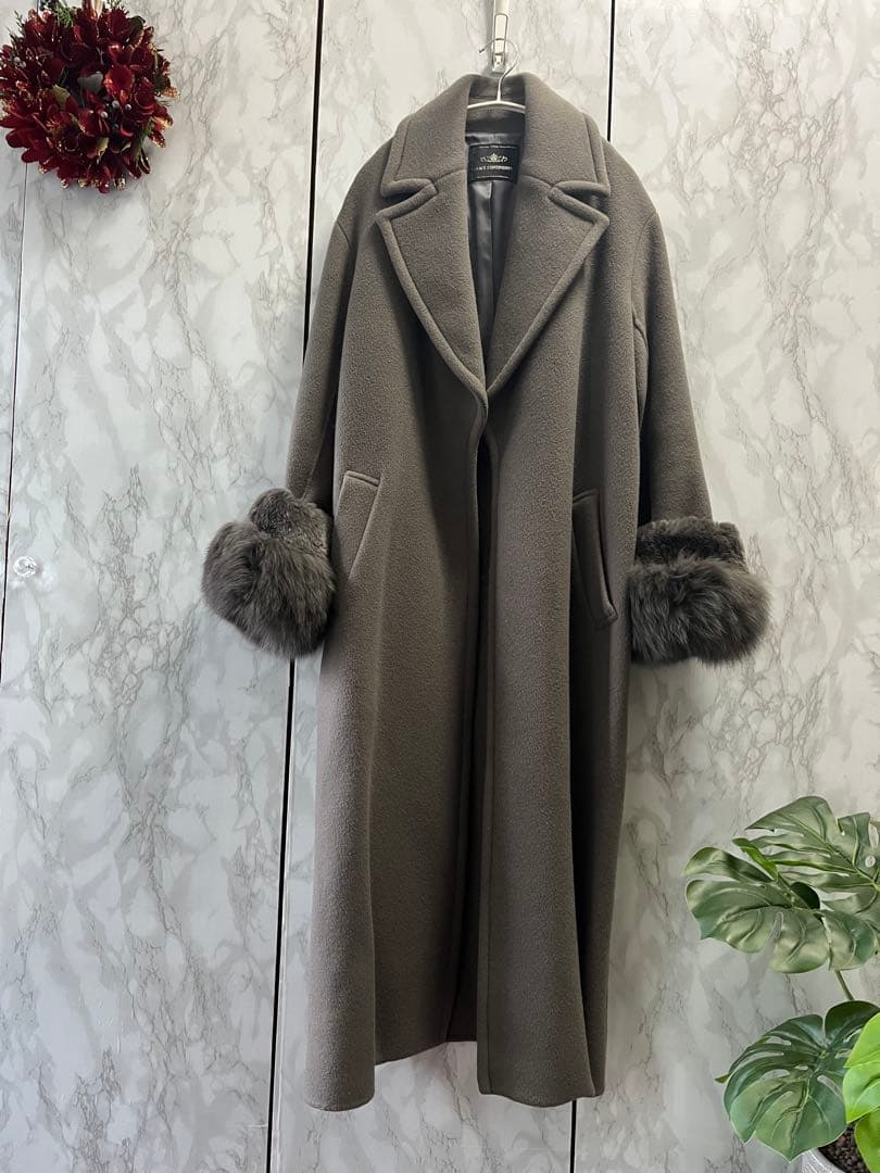 グレースコンチネンタル　ファー付きロングコート　グレー