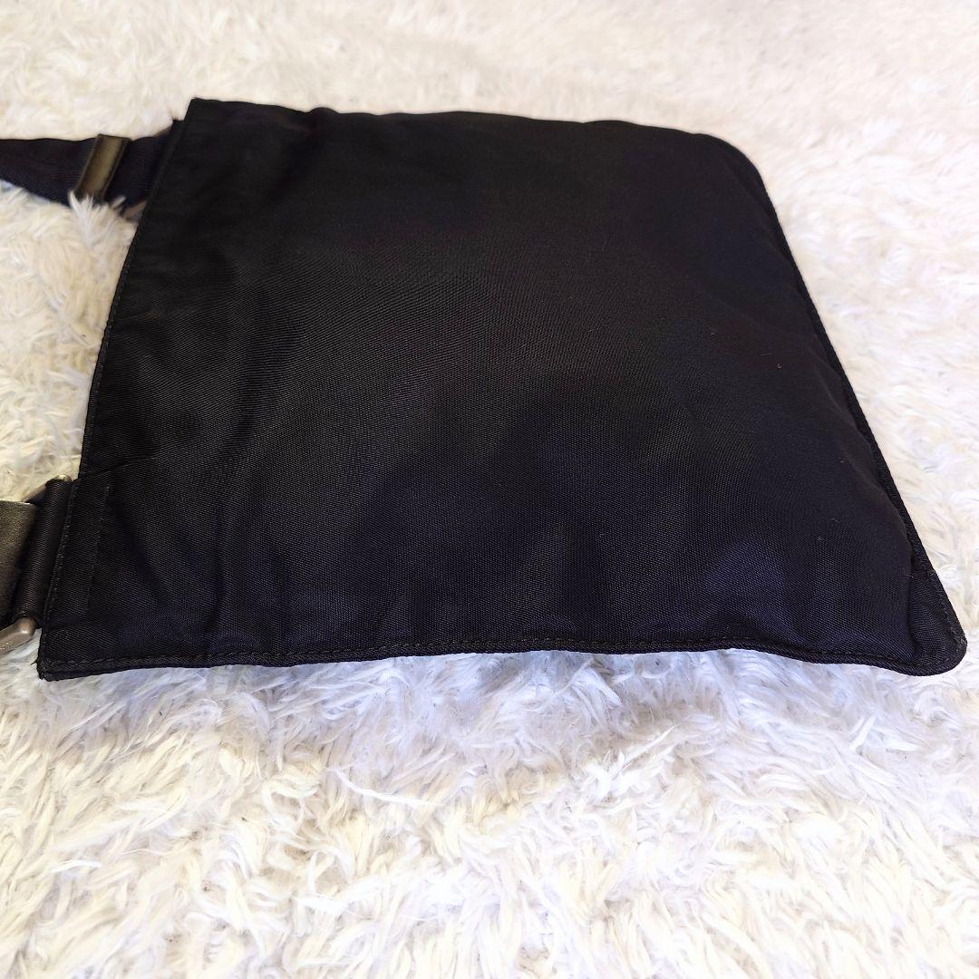 プラダ ショルダーバッグ 斜め掛け 三角ロゴ サコッシュ ブラック クロスボディ