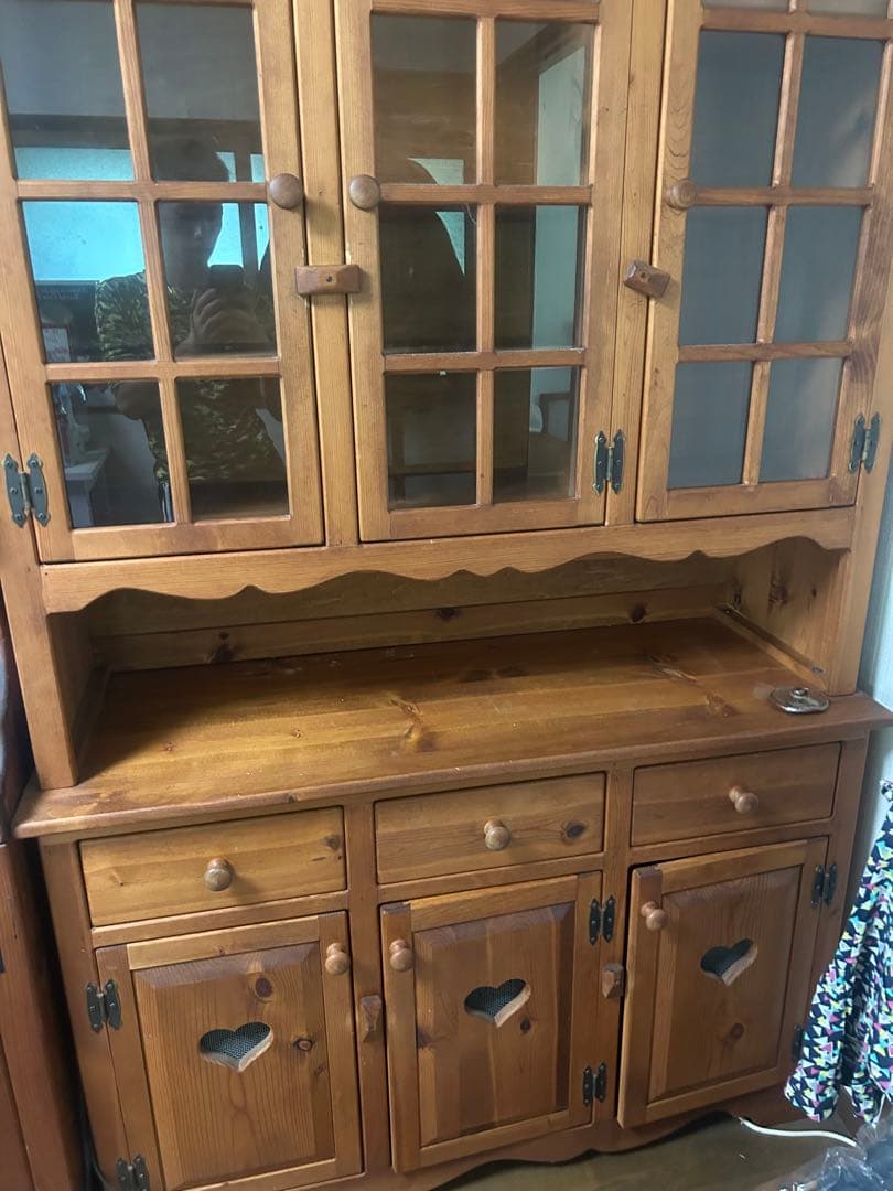 木製食器棚 ガラス扉 ハート型カットアウト【今月購入できる人 】