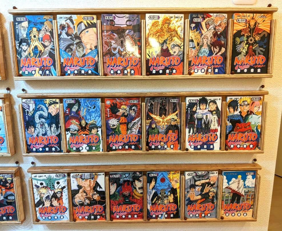 【壁掛本棚付】NARUTO全72巻&表紙を飾れるコミックラック 6冊用×12個