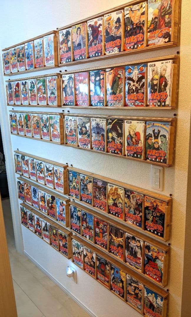 【壁掛本棚付】NARUTO全72巻&表紙を飾れるコミックラック 6冊用×12個
