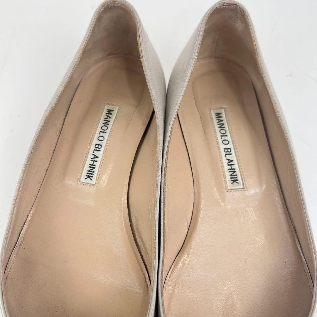 マノロブラニク　ハンギシ ビジューバックル　フラットパンプス　グレー　37