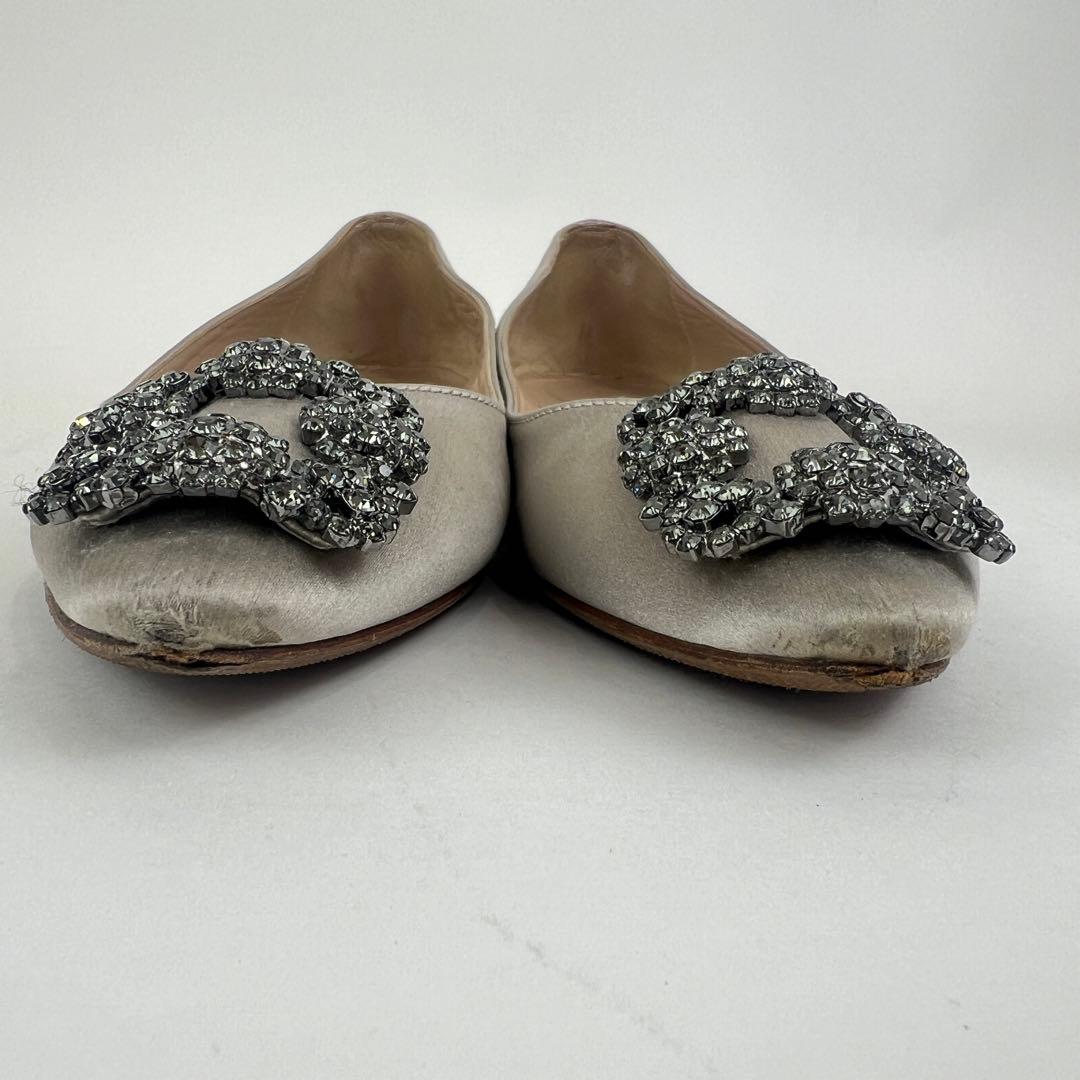 マノロブラニク　ハンギシ ビジューバックル　フラットパンプス　グレー　37